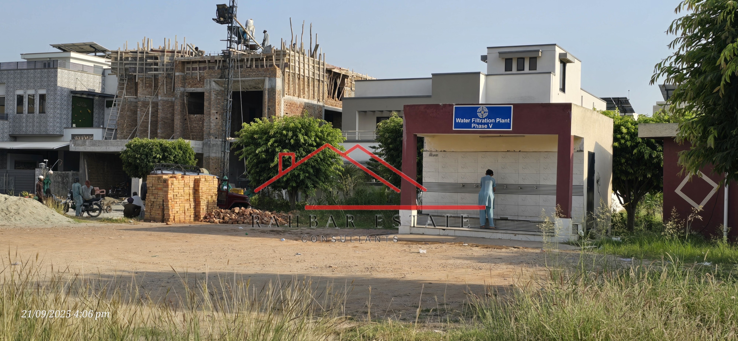 1-kanal-bahria-plot-phase5-corner-485.jpg alt="Corner 3 side open 1 Kanal Bahria Plot Rawalpindi"